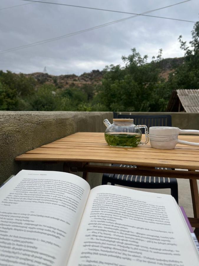 Zove BnB with garden views K'arashamb Buitenkant foto