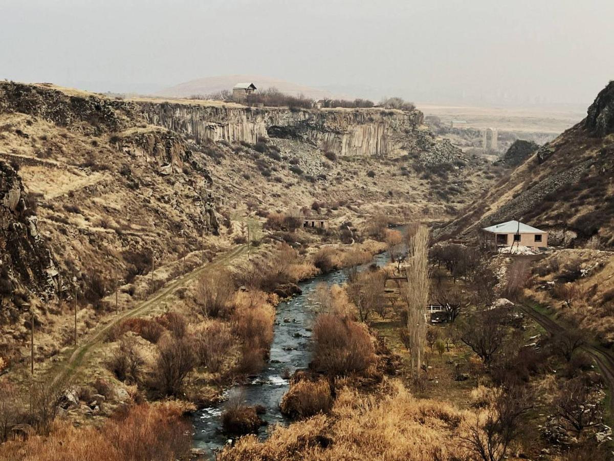 Zove BnB with garden views K'arashamb Buitenkant foto