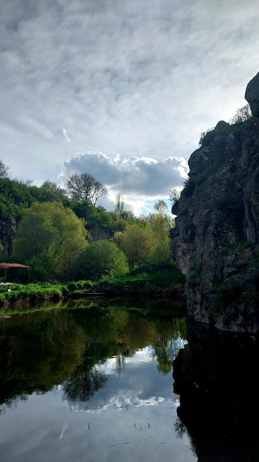 Zove BnB with garden views K'arashamb Buitenkant foto