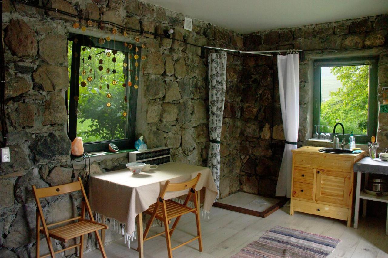 Zove BnB with garden views K'arashamb Buitenkant foto
