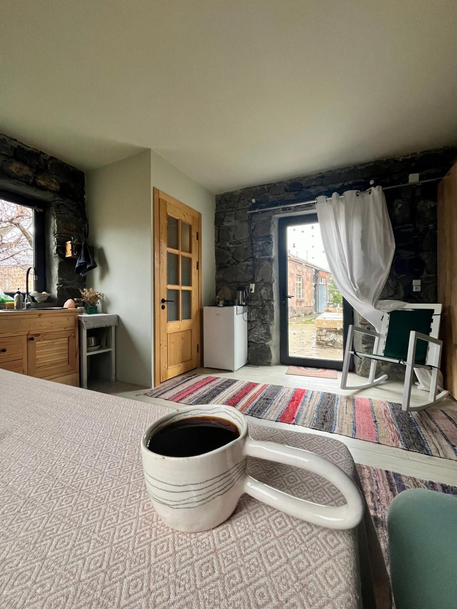 Zove BnB with garden views K'arashamb Buitenkant foto