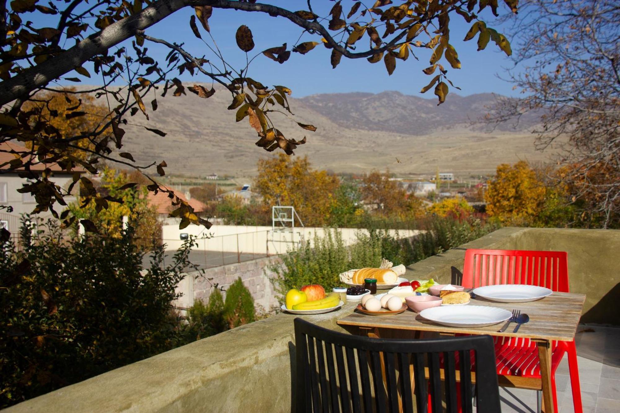 Zove BnB with garden views K'arashamb Buitenkant foto