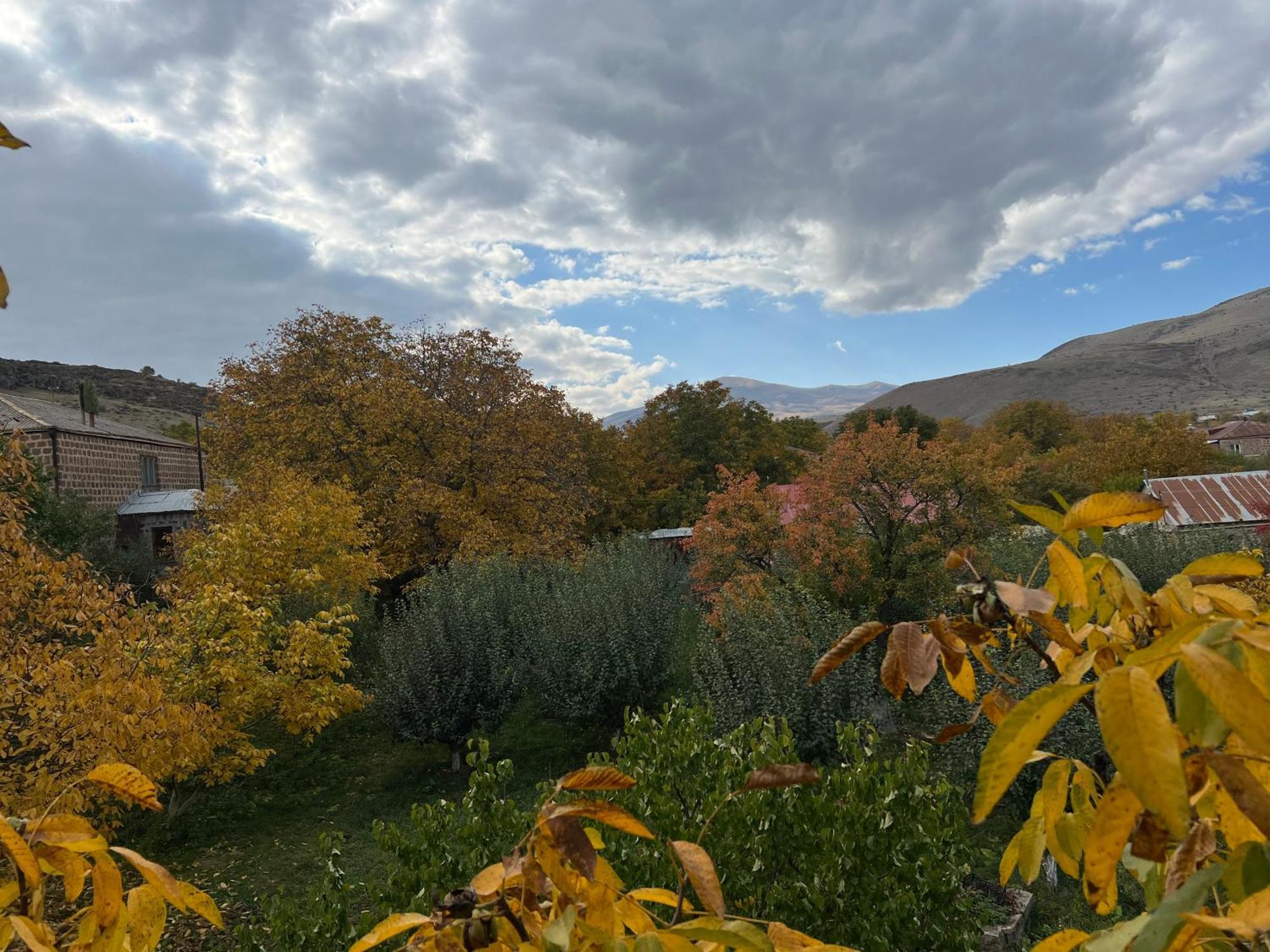 Zove BnB with garden views K'arashamb Buitenkant foto