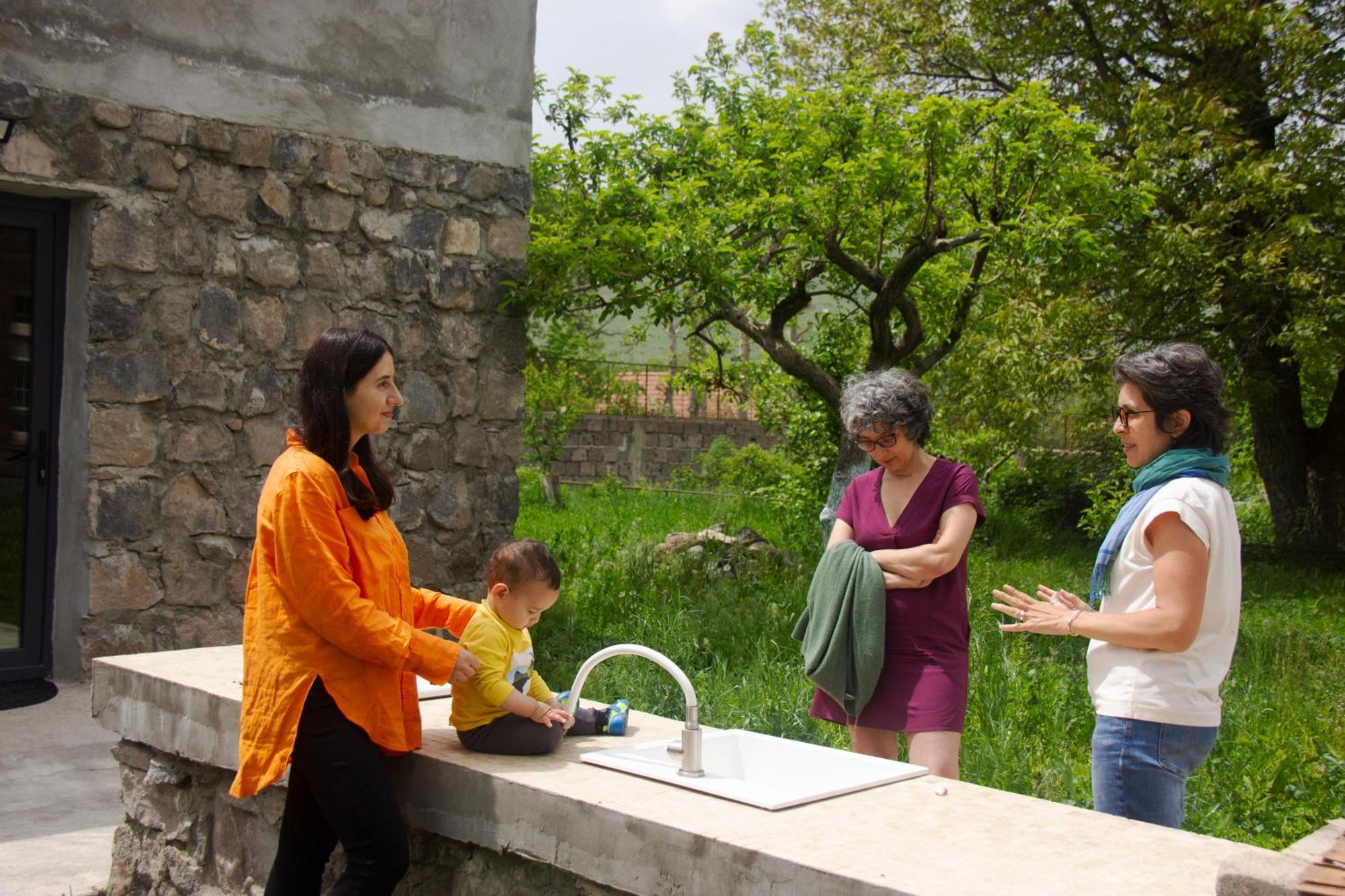 Zove BnB with garden views K'arashamb Buitenkant foto