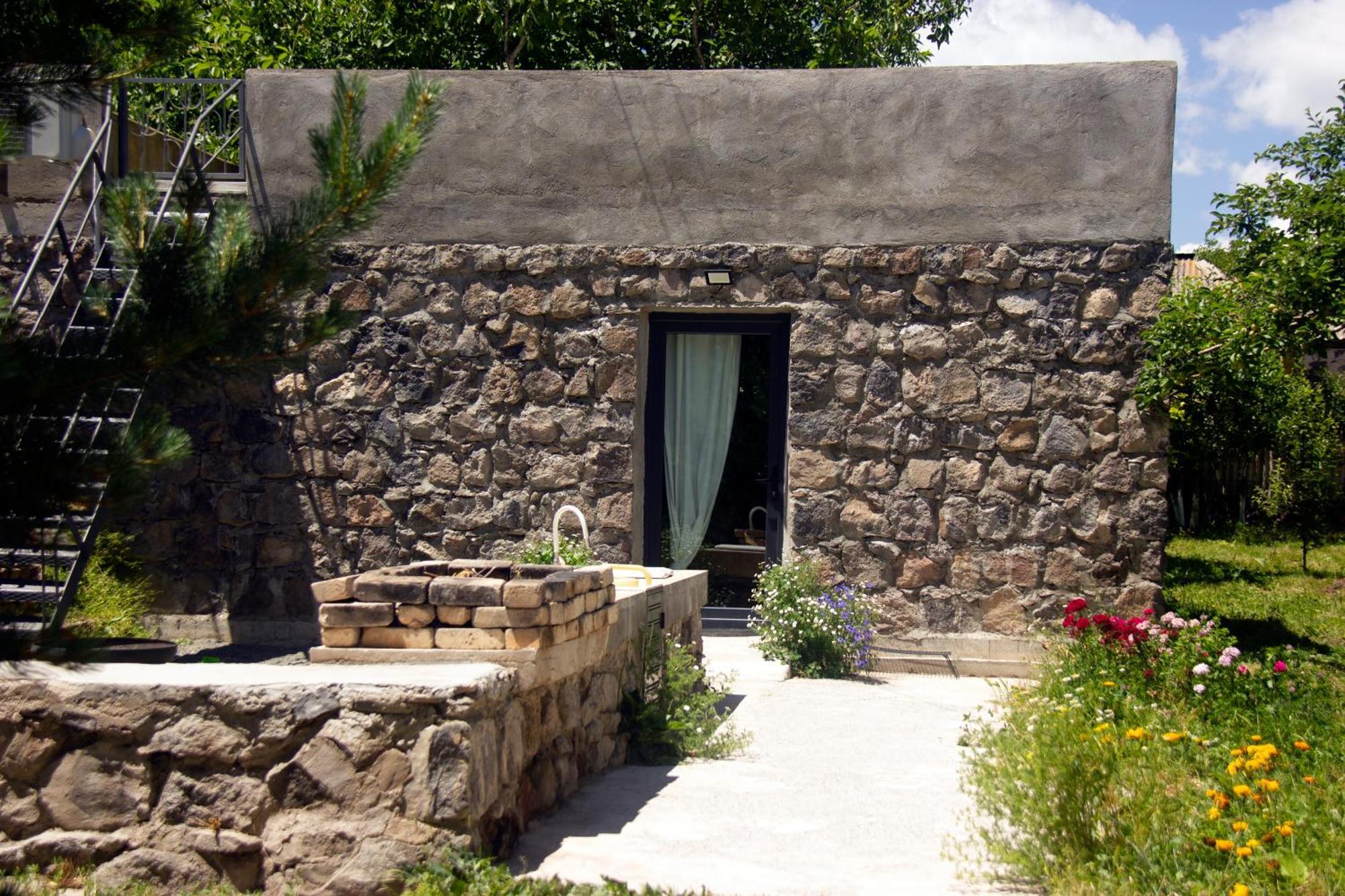 Zove BnB with garden views K'arashamb Buitenkant foto
