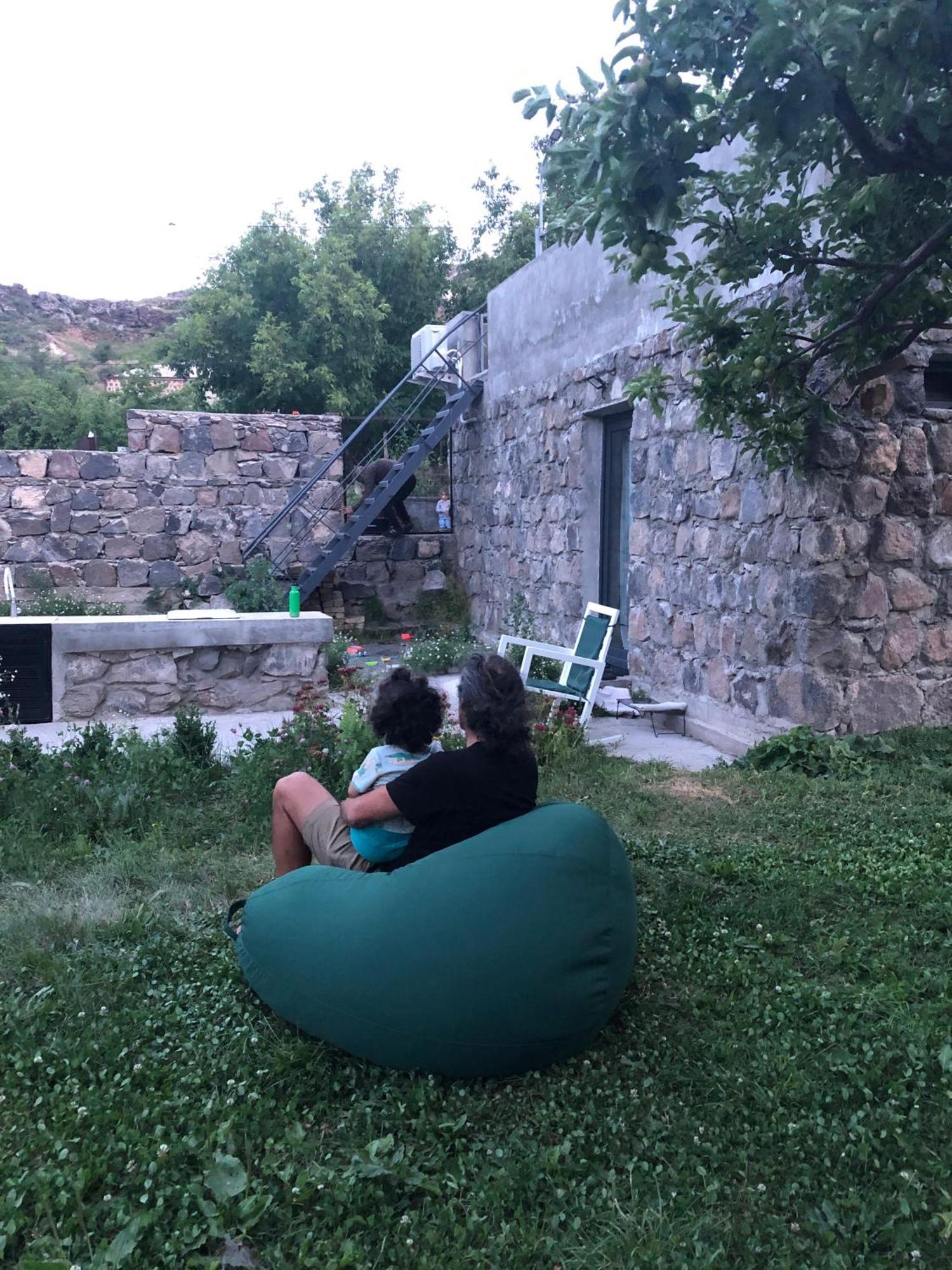 Zove BnB with garden views K'arashamb Buitenkant foto